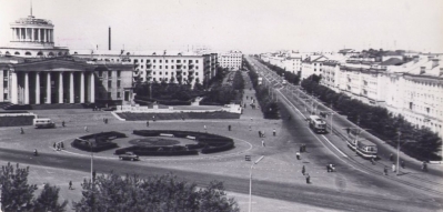 площадь у ДКХ и пр-т Ленина
